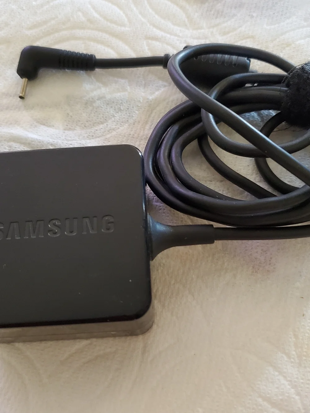 Samsung Black Power Adapter with Right-Angle DC Plug / Chromebook